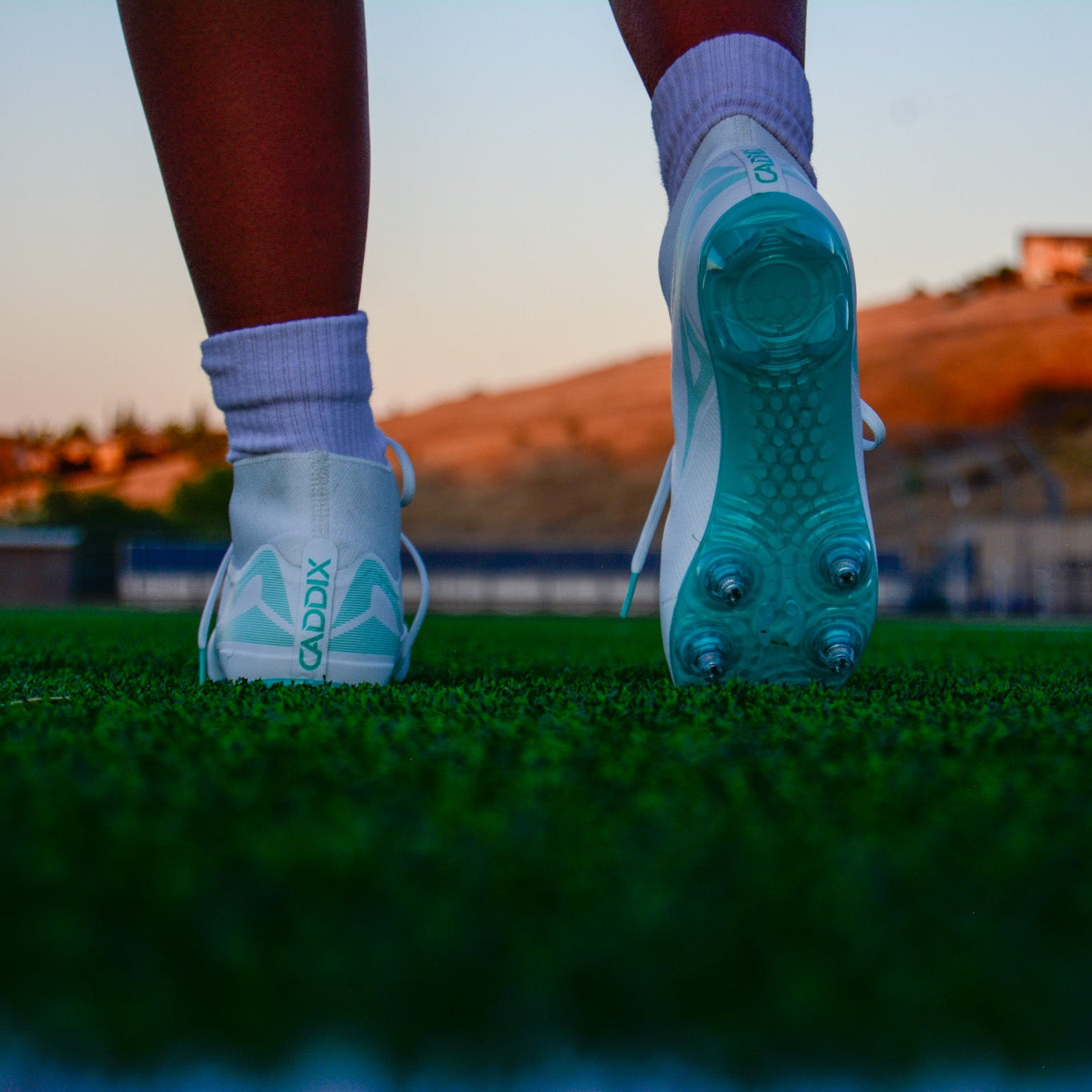 Caddix Women's Cleat - Mid