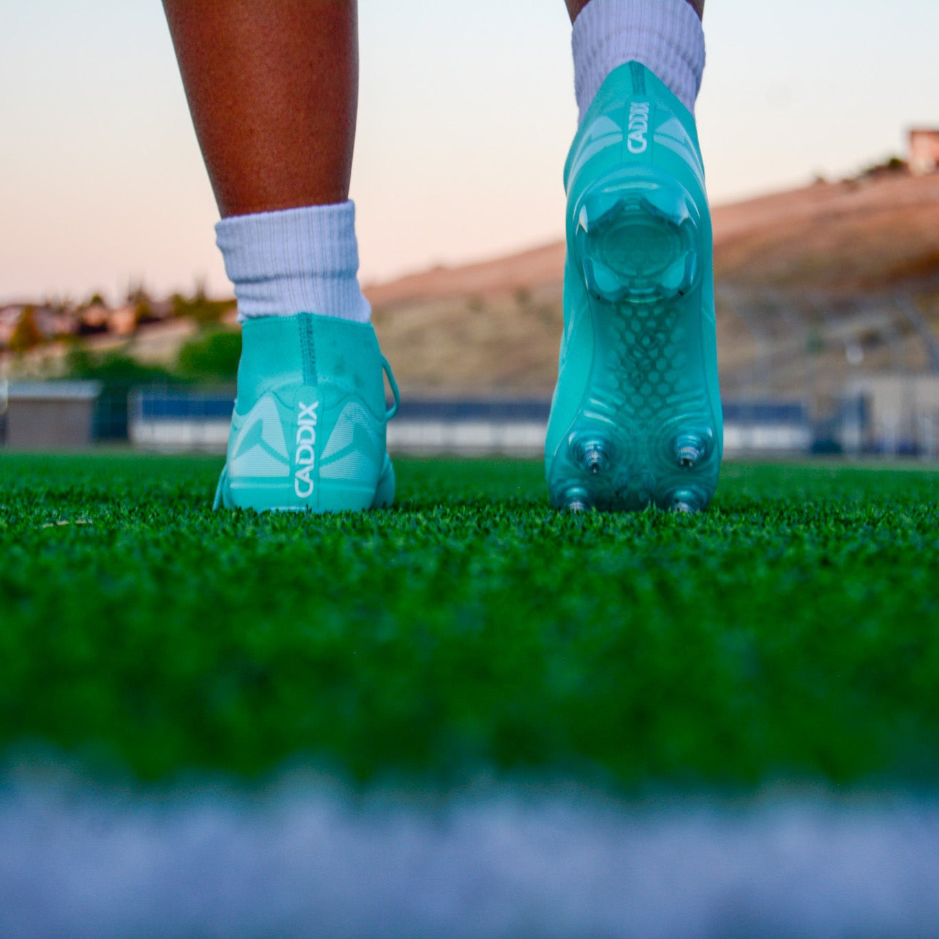 Caddix Women's Cleat - Mid